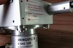 拉绳位移传感器的输出模式和安装方法 - 德国Hengstler(亨士乐)授权代理