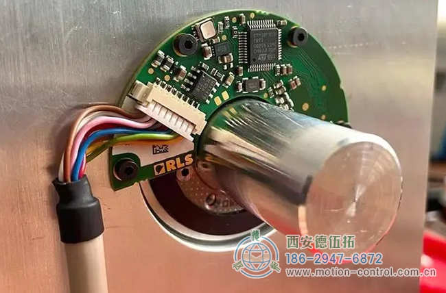 图为分体式编码器的实际安装应用照片 图为分体式编码器的实际安装应用照片