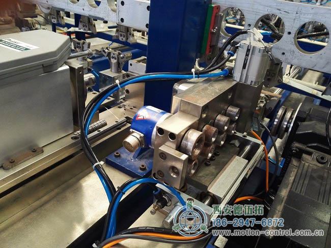 图为堡盟增量式编码器在折弯机上的应用照片 图为堡盟增量式编码器在折弯机上的应用照片